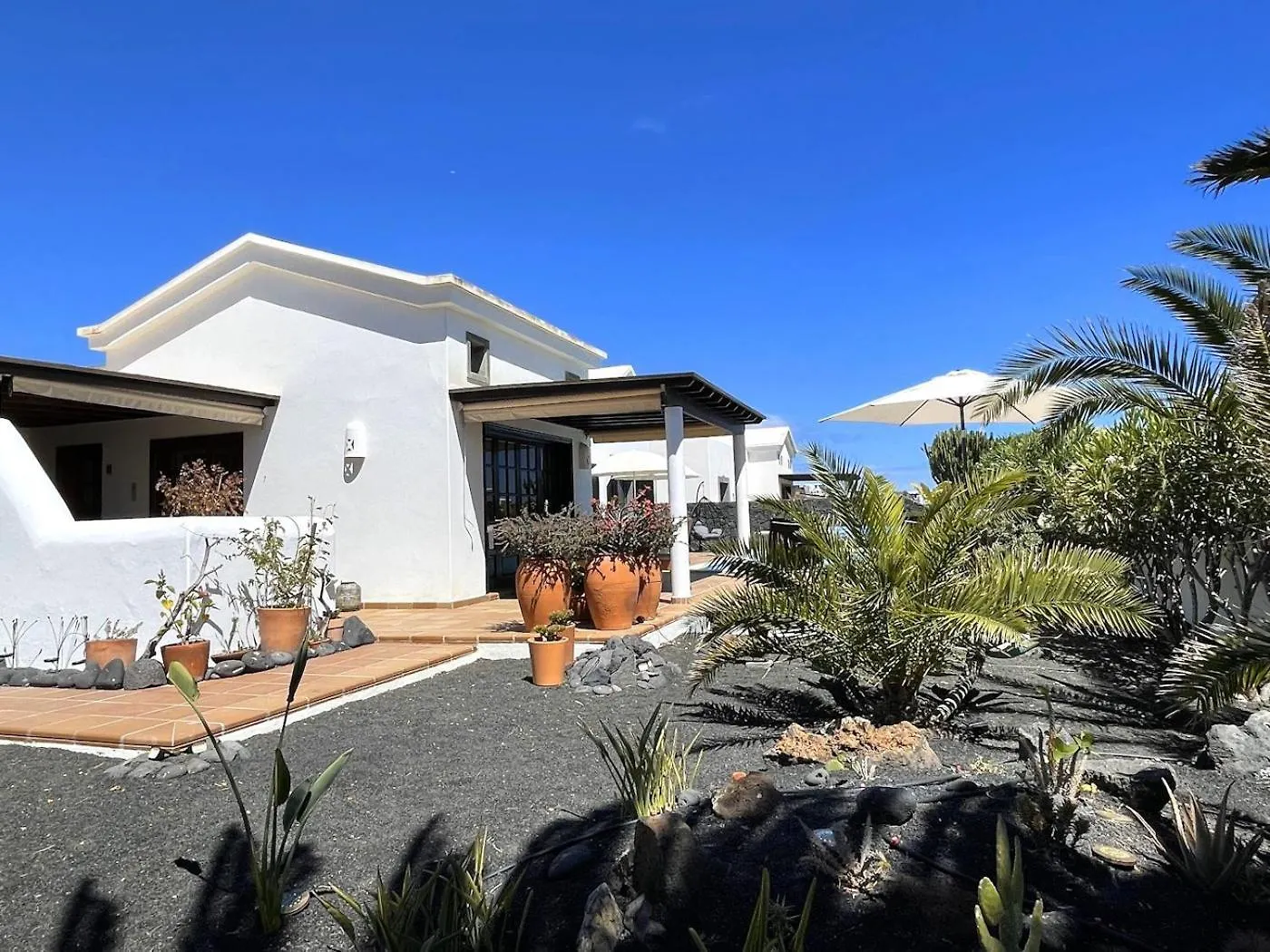 Villa Casa Karoline With A Sunny Terrace, Heated Pool, Comfort And Privacy In A Quiet Neighborhood Playa Blanca