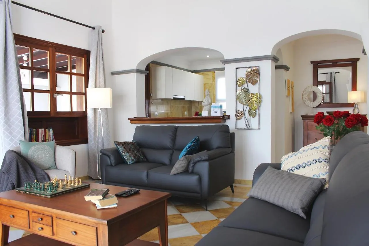 Villa Casa Karoline With A Sunny Terrace, Heated Pool, Comfort And Privacy In A Quiet Neighborhood Playa Blanca