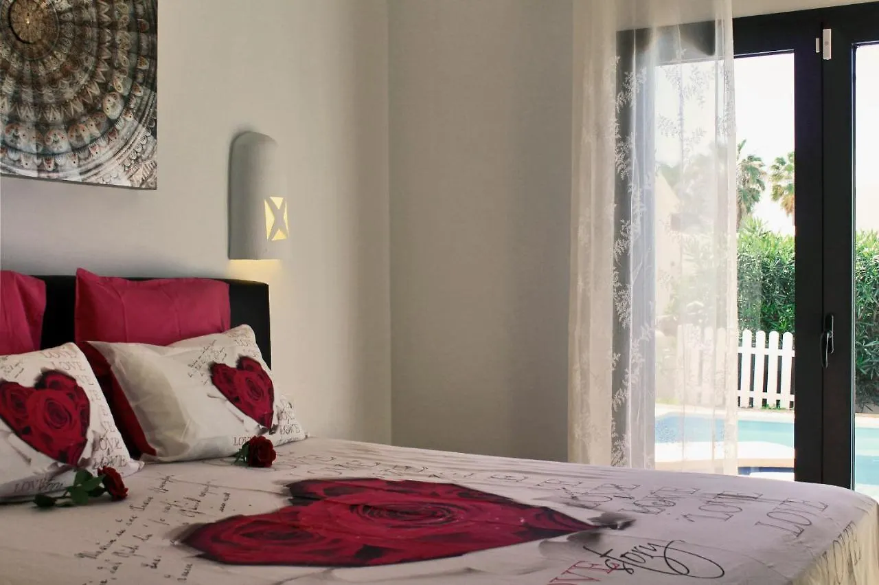Villa Casa Karoline With A Sunny Terrace, Heated Pool, Comfort And Privacy In A Quiet Neighborhood Playa Blanca